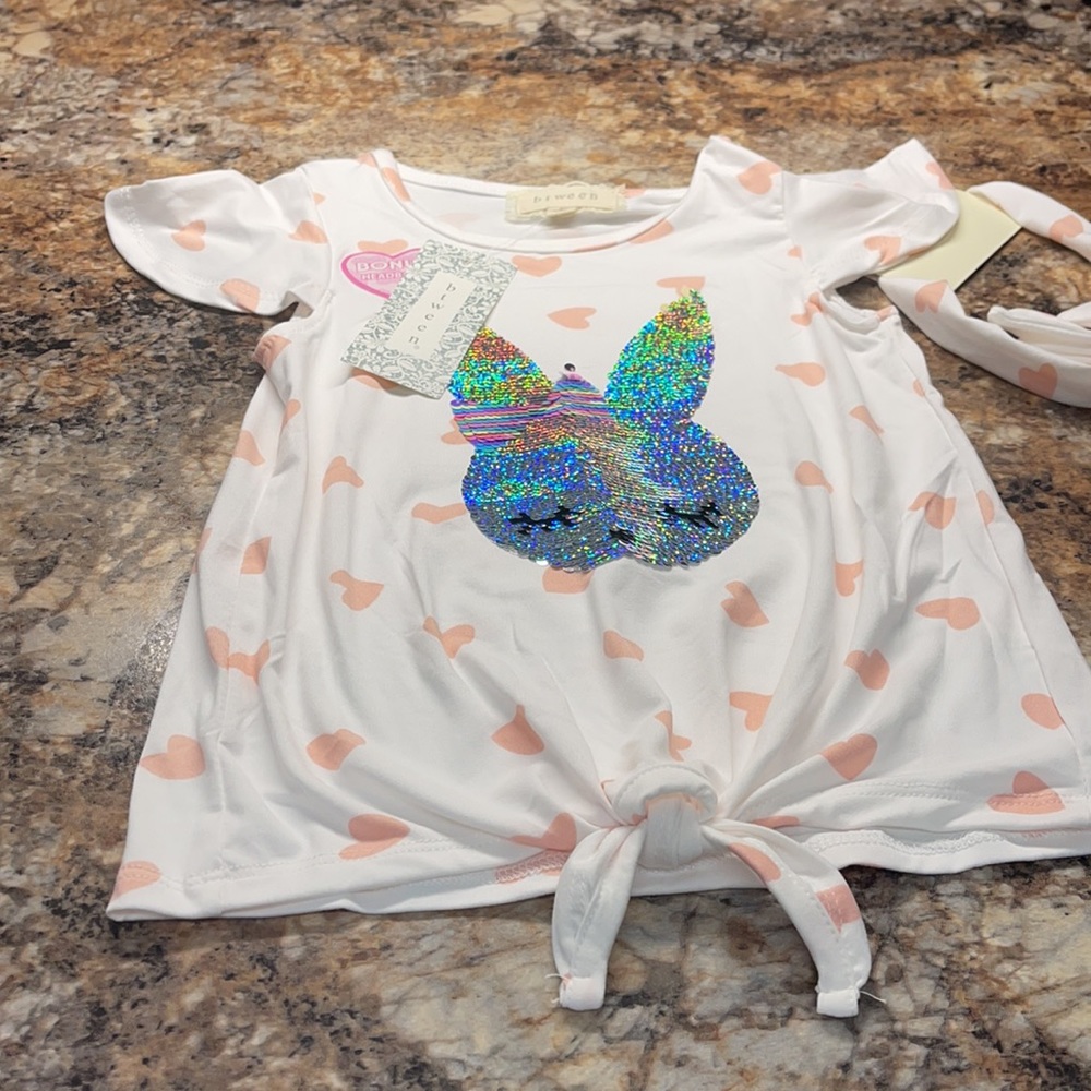 Girls top with hearts, bunny with rainbow hat - Picture 5 of 6
